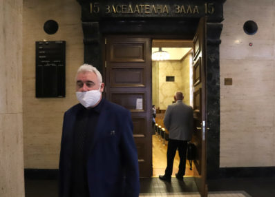 Александър Машев, по чиято жалба ВАдС отмени изборите за нов съвет, от следващото заседание ще се включи като ответник по делото