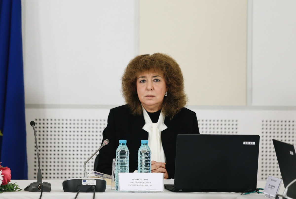 С 20:0 Галина Захарова стана първата жена председател на върховен съд