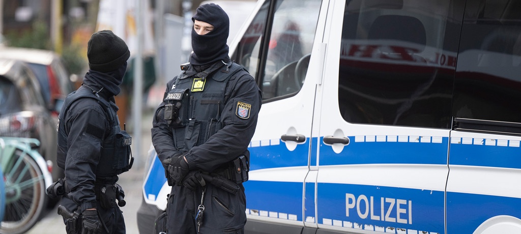 В Германия е предотвратен подготвян държавен преврат – сред задържаните принц и съдийка