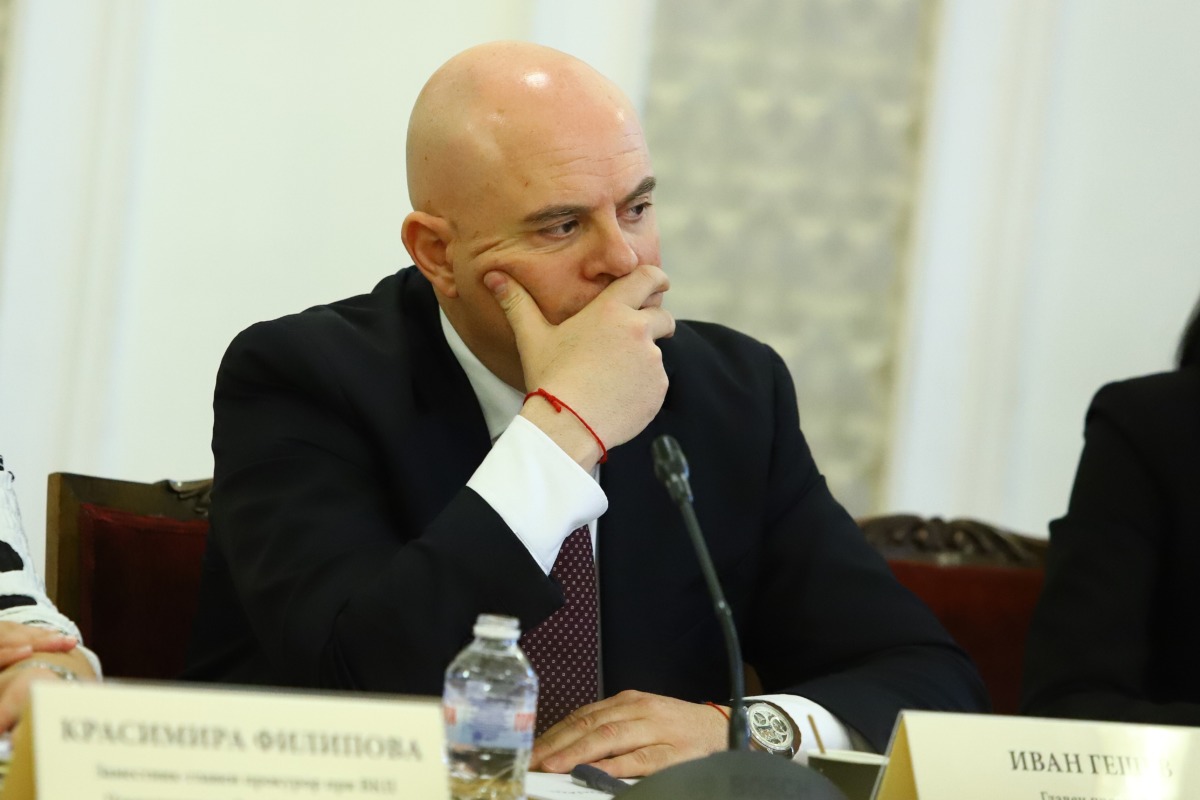 Иван Гешев иска да говори за корупция и търговия с влияние на закрито заседание пред депутатите