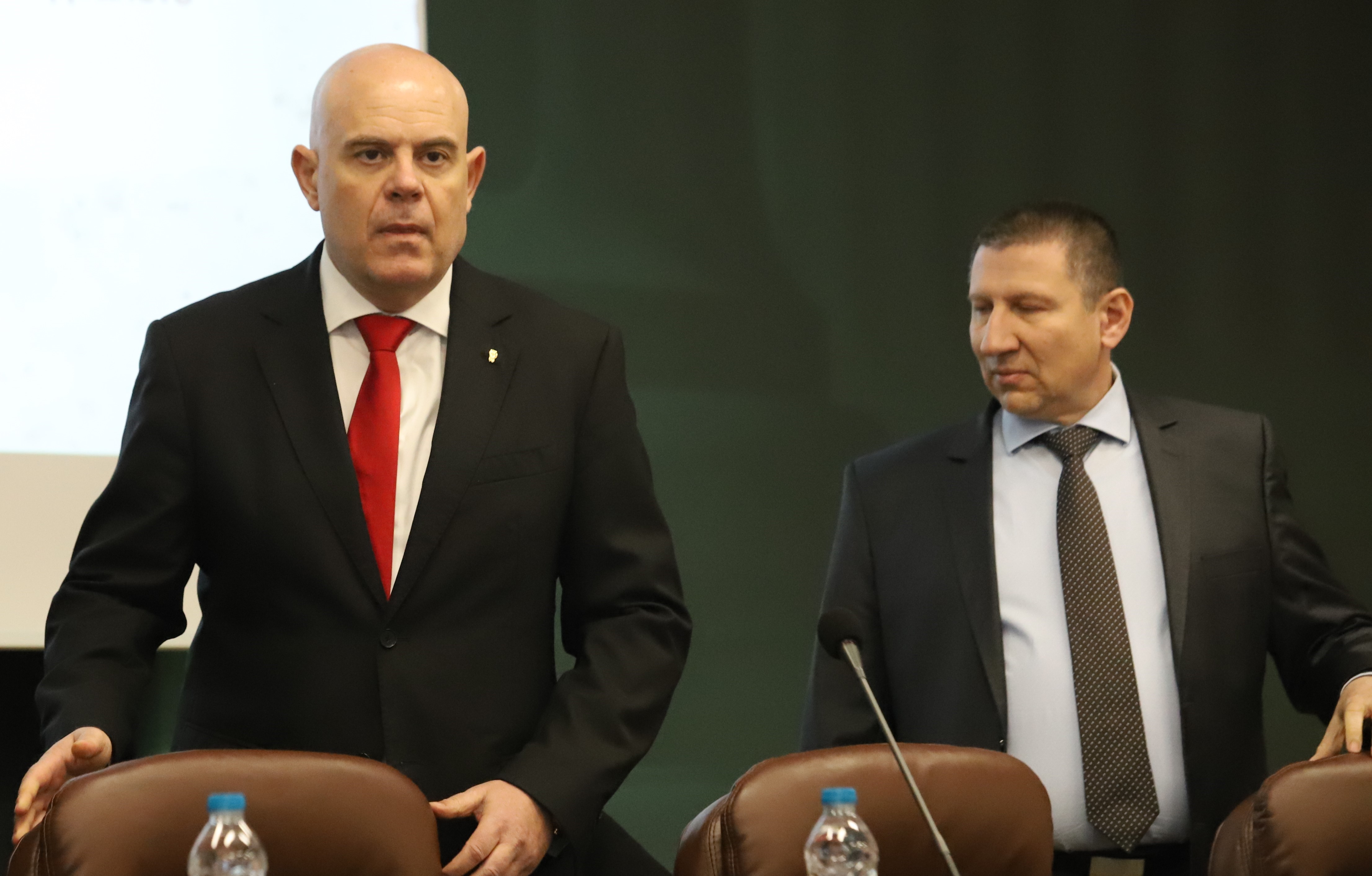 Предложението на Гешев за дисциплинарка срещу Сарафов е на вниманието на Прокурорската колегия