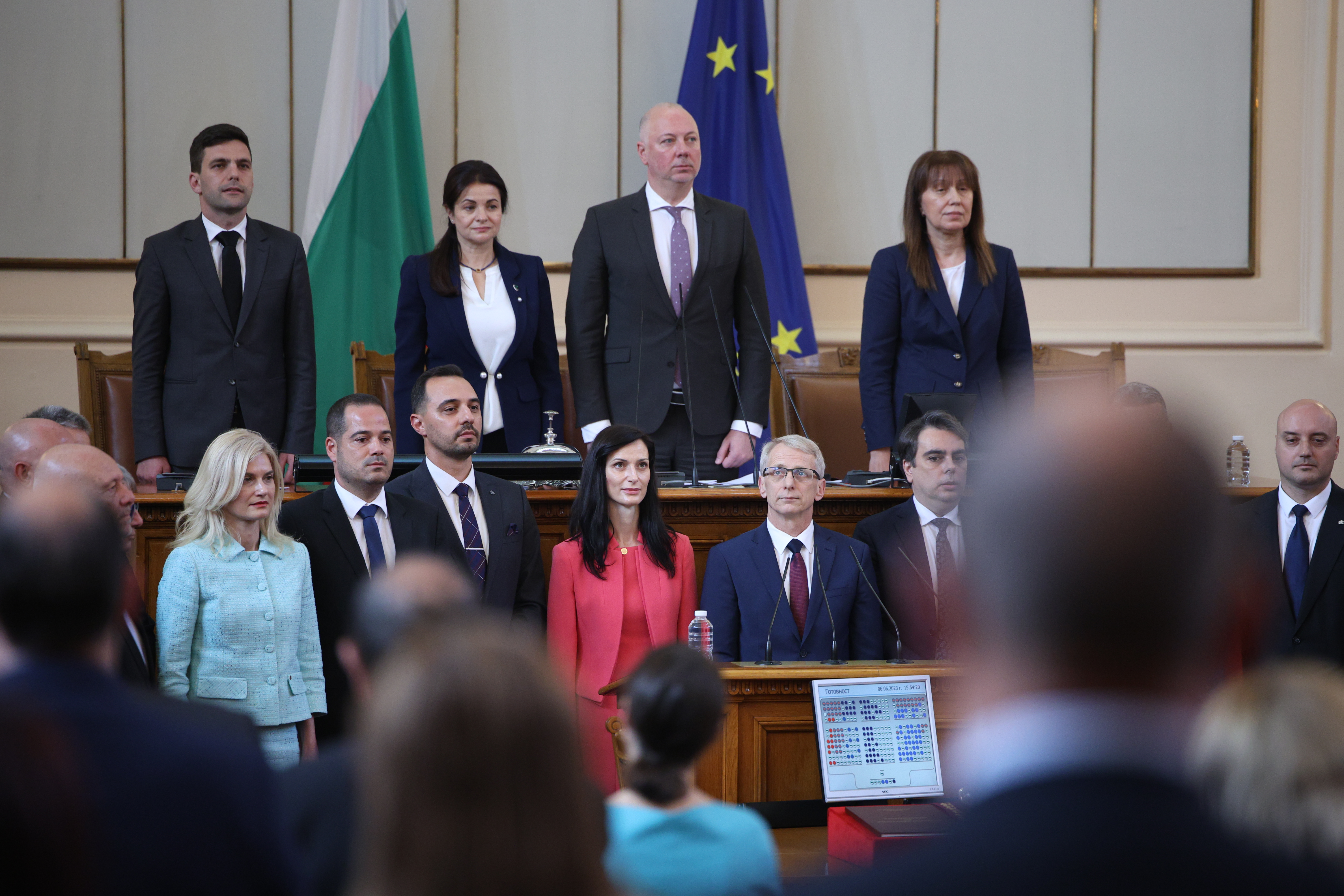 Парламентът избра ротационното правителство „Денков-Габриел“