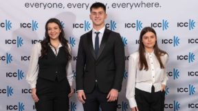 От ляво надясно Елица Живкова, Васил Цанков и Виктория Даскалова